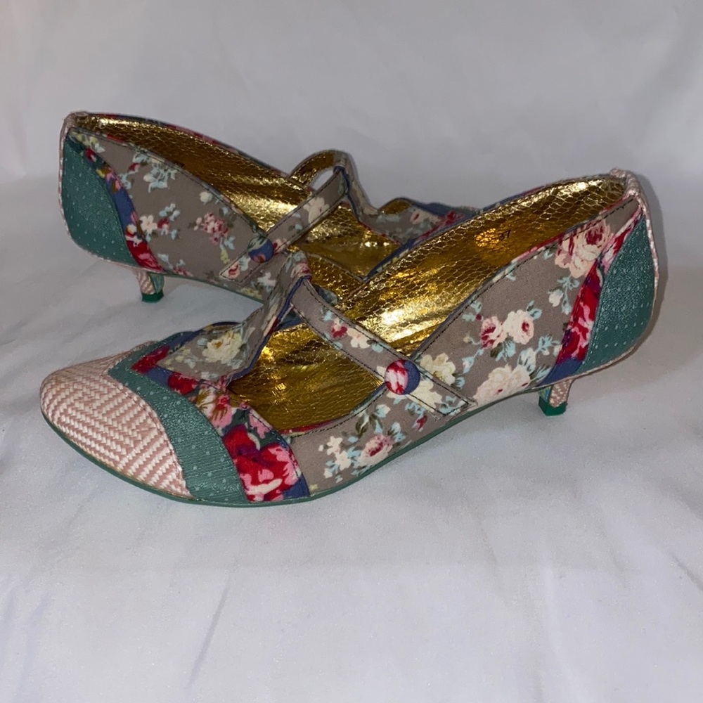 Irregular choice size 37
